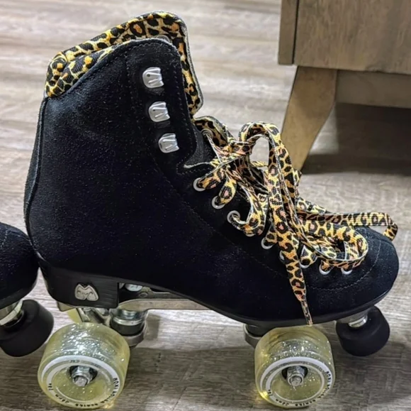 Moxi Panther Black Suede Leopard Print Roller Skates 6 - Picture 2 of 5